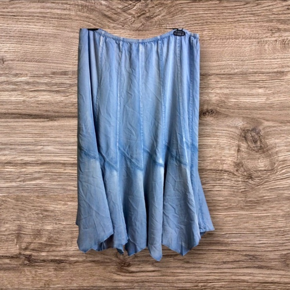 Soft surroundings, lightweight chambray denim skirt. Large.